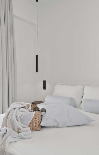 &Alpha;&Pi;&Omicron;&Lambda;&Lambda;&Omega;&Nu;-(52)